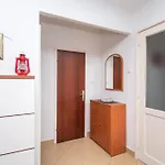 Sara Apartment *
