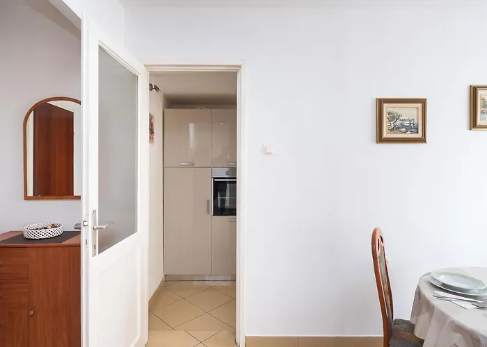 Sara * Rogoznica (Sibenik-Knin)